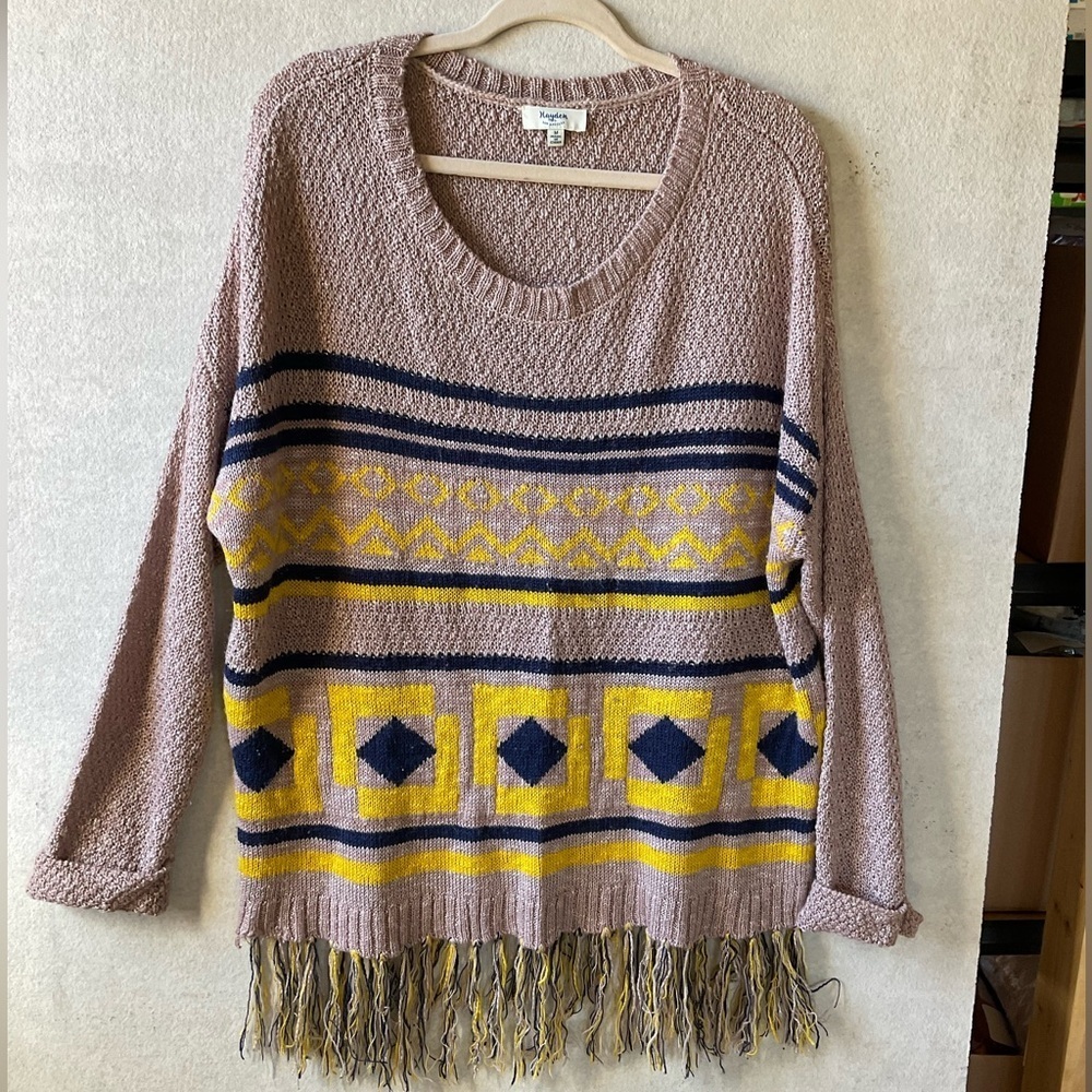 Hayden Los Angeles sweater. Fringe at the hem. Size M
